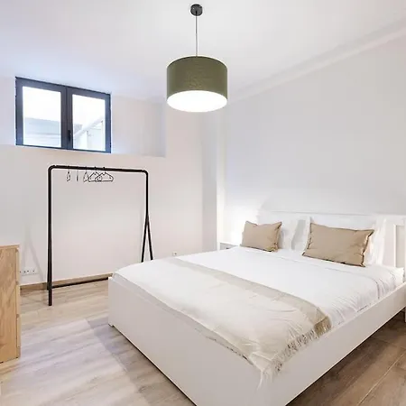 Santos Gem Ii - Space In Trendy Neighborhood